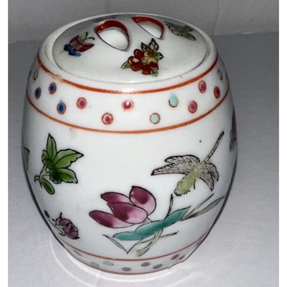 FINE MINI CHINESE Flowers PORCELAIN Lid GINGER JAR WITH MARK Jingdezhen